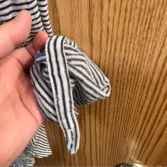 Adrienne Vittadini 100% Linen Roll Tab Sleeve Top Size Medium - Picture 8 of 8